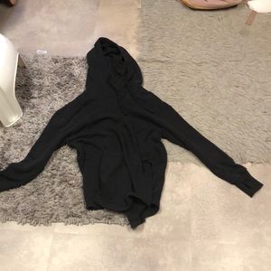 Knitted black sweatshirt.